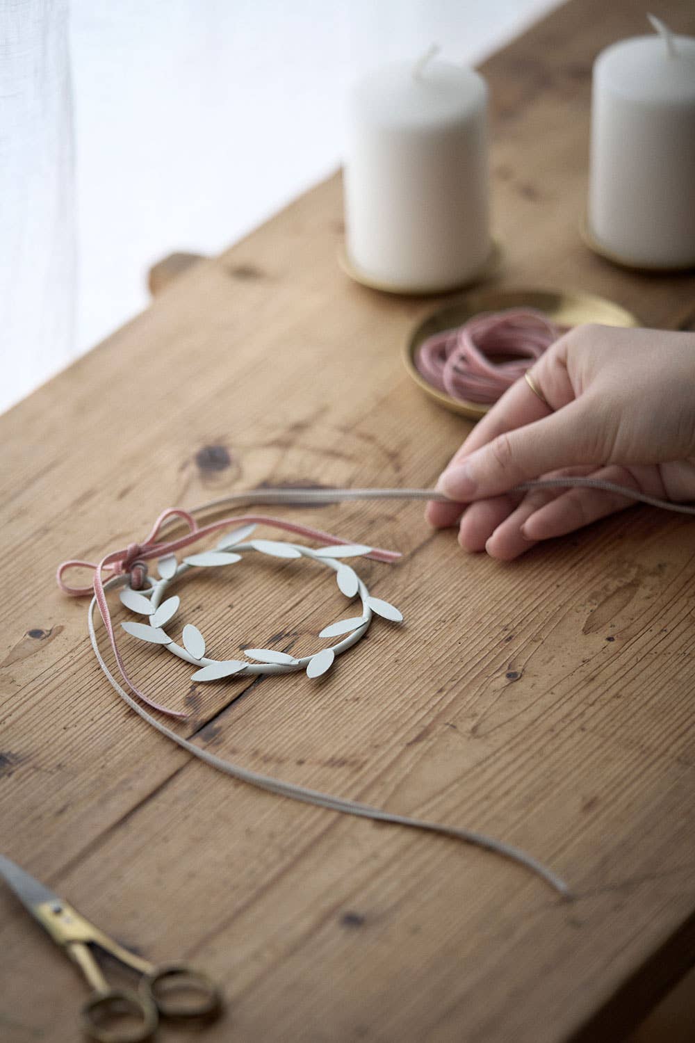 Olive Wreath  - Small/White